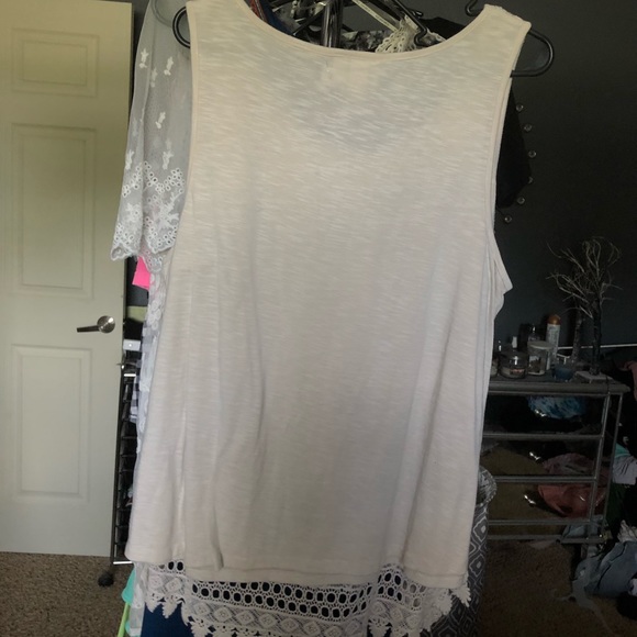 Lace tank - Picture 2 of 2